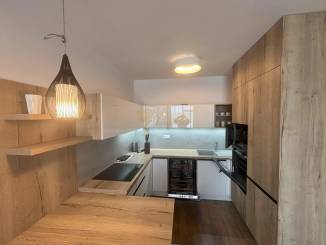 2-izb. byt, Bystrická ul., Devínska Nová Ves, pivnica, park. miesto