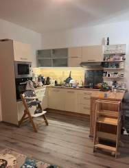 4-izb. byt v rodinnom dome, Vrakuňa, Hradská ul., so záhradou