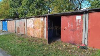 garáž, Agátova, Dúbravka s pozemkom