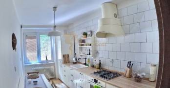 Veľký 2-izb. byt v tehlovom dome, Ružová dolina, Ružinov časť Nivy