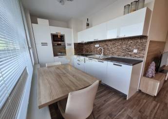 3-izb. byt, Nevädzová ul., Ružinov, Retro