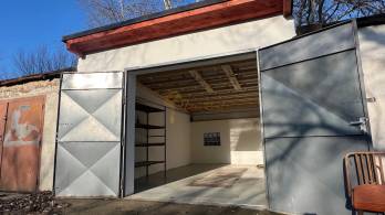 zrekonštruovaná veľká garáž na ul. Agátova, Dúbravka s pozemkom