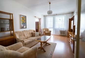 3-izb. byt, Sadmelijská ul., Rača, tiché prostredie, veľká lodžia