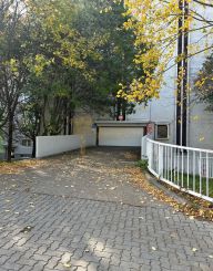 nadštandardne veľká garáž na ul. Medveďovej, Petržalka